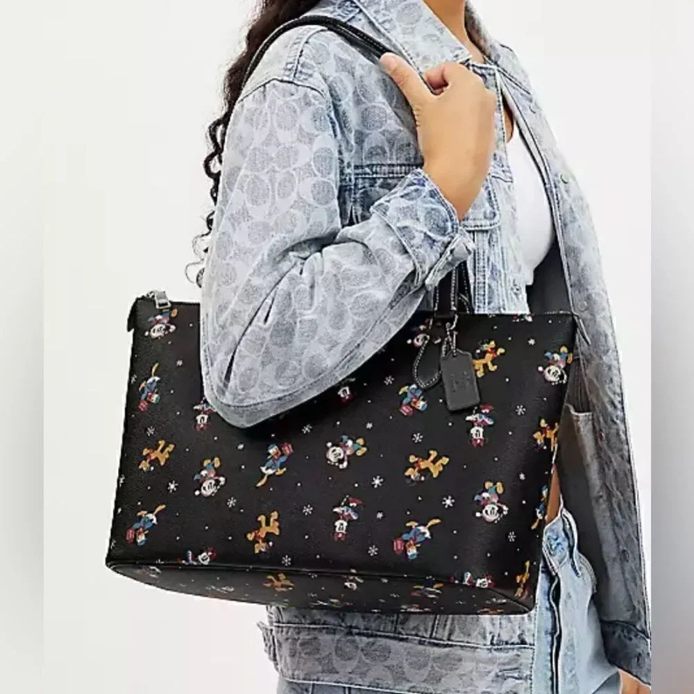 🔥NWT! Coach Disney X Gallery Tote With Holiday Print Msrp:$398.00